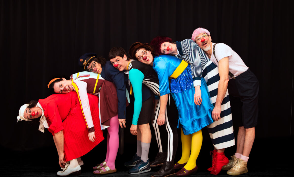 Verena Simeoni | Clownin | Hausmeista* | Duo VeRo | Roten Nasen Clowndoctors | KRAPOLDI Festival Verena Simeoni | Clownin | Hausmeista* | Duo VeRo | Roten Nasen Clowndoctors | KRAPOLDI Festival