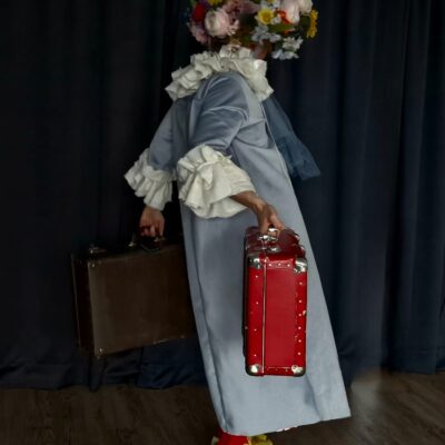 Verena Simeoni · Clownerie · Performance · Konzeptentwicklung Theater an der Schnittstelle von Humor, Körper und gesellschaftlicher Reflexion. KRAPOLDI Festival · ROTE NASEN Clowndoctors · queere Kinderstücke Verena Simeoni · Clownerie · Performance · Konzeptentwicklung Theater an der Schnittstelle von Humor, Körper und gesellschaftlicher Reflexion. KRAPOLDI Festival · ROTE NASEN Clowndoctors · queere Kinderstücke